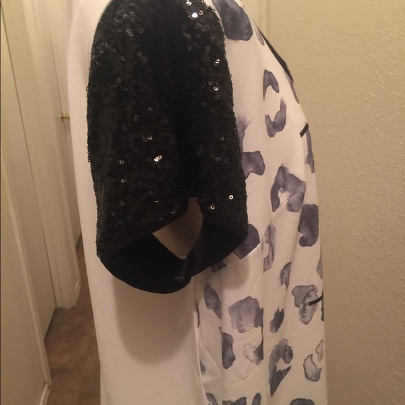 Torrid Blouse - Picture 3 of 5